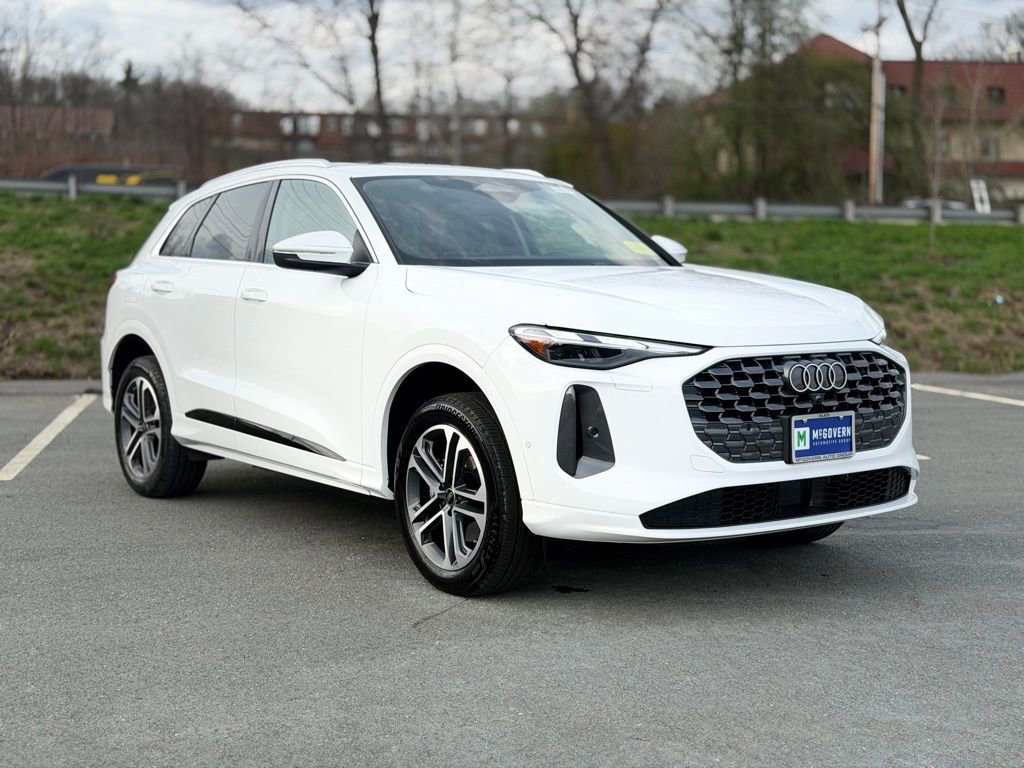 Used 2025 Audi Q5 Premium w/ Convenience Package image 9