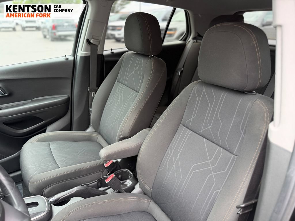Used 2020 Chevrolet Trax LT AWD/4WD image 25