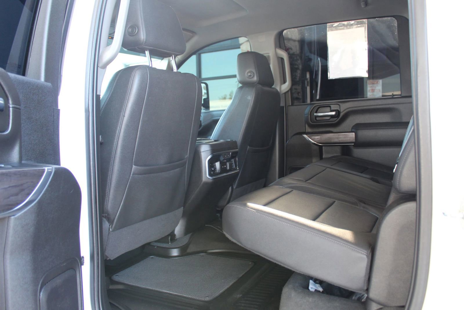 Used 2023 Chevrolet Silverado 2500 LTZ w/ LTZ Plus Package image 12