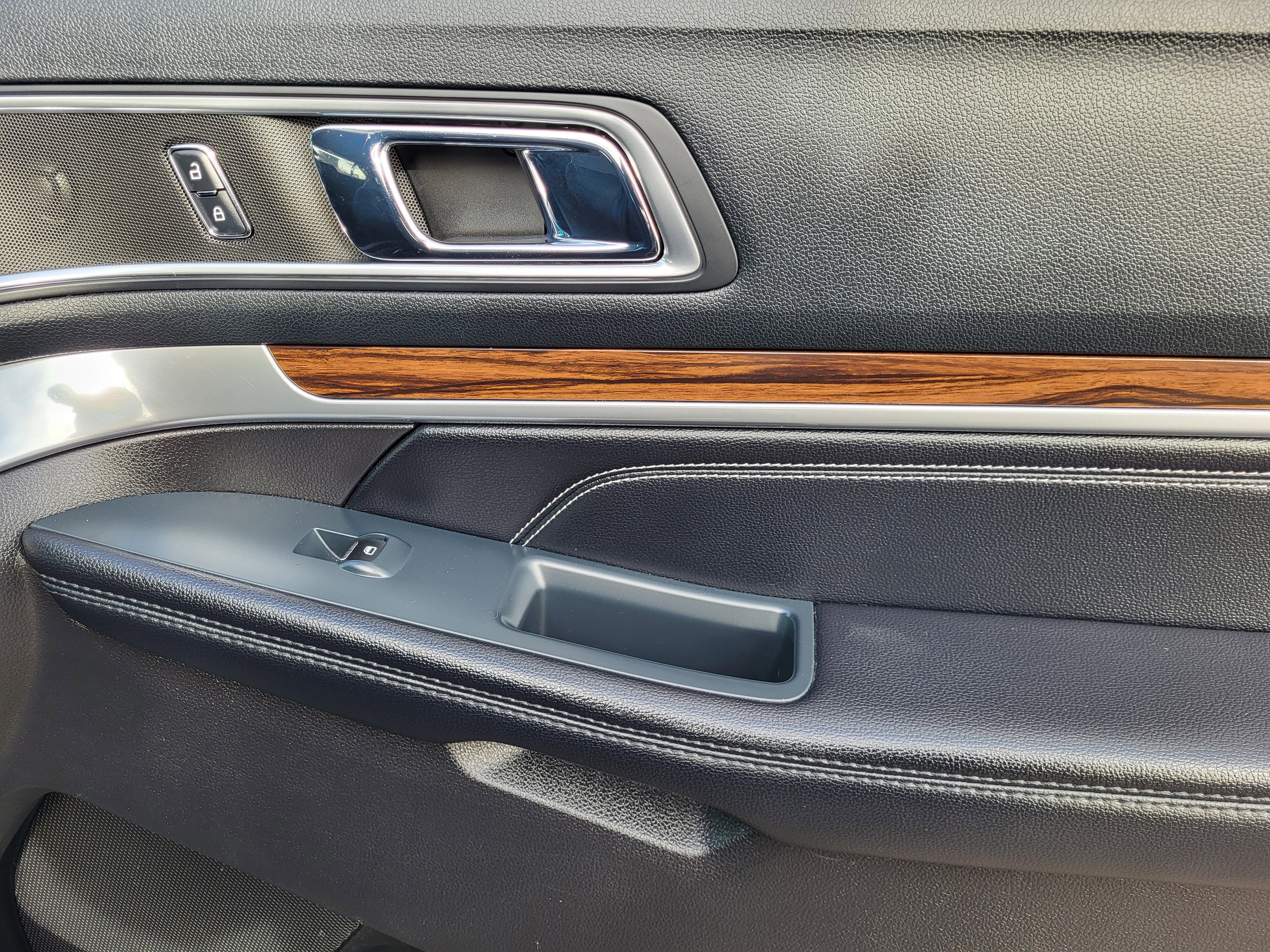 Used 2016 Ford Explorer Limited image 15