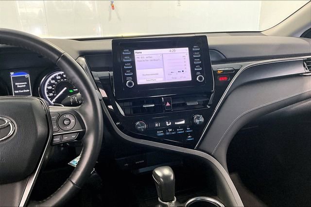 Used 2024 Toyota Camry SE image 9
