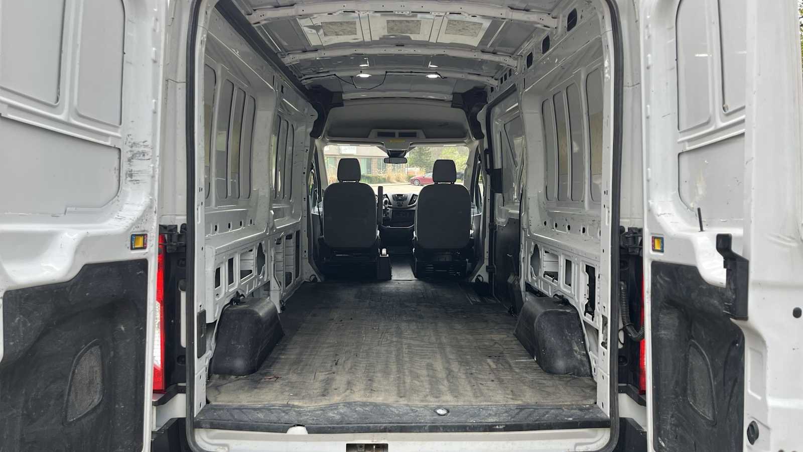 Used 2018 Ford Transit 250 148 Medium Roof RWD image 42