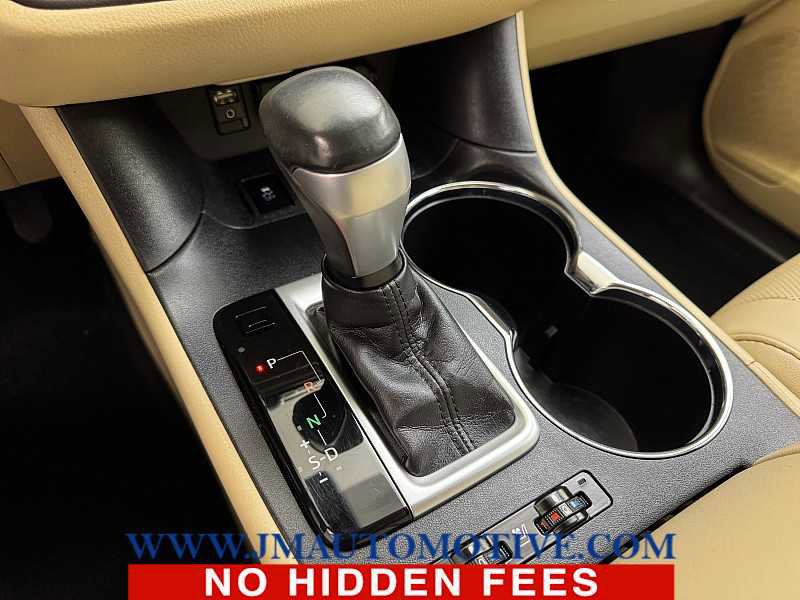 Used 2017 Toyota Highlander Limited image 36