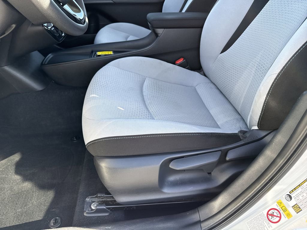 Used 2019 Toyota Prius LE FWD image 11