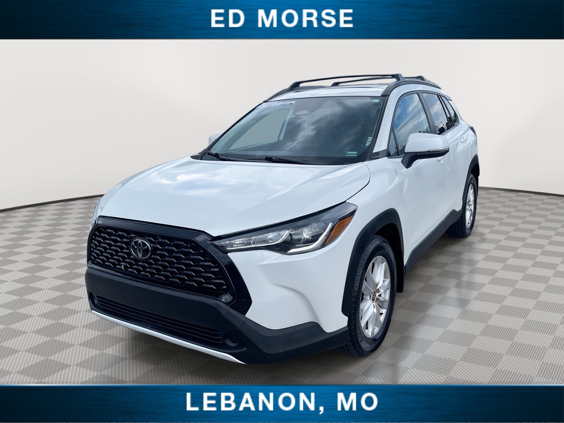 Used 2024 Toyota Corolla Cross LE w/ Moonroof Package FWD image 1