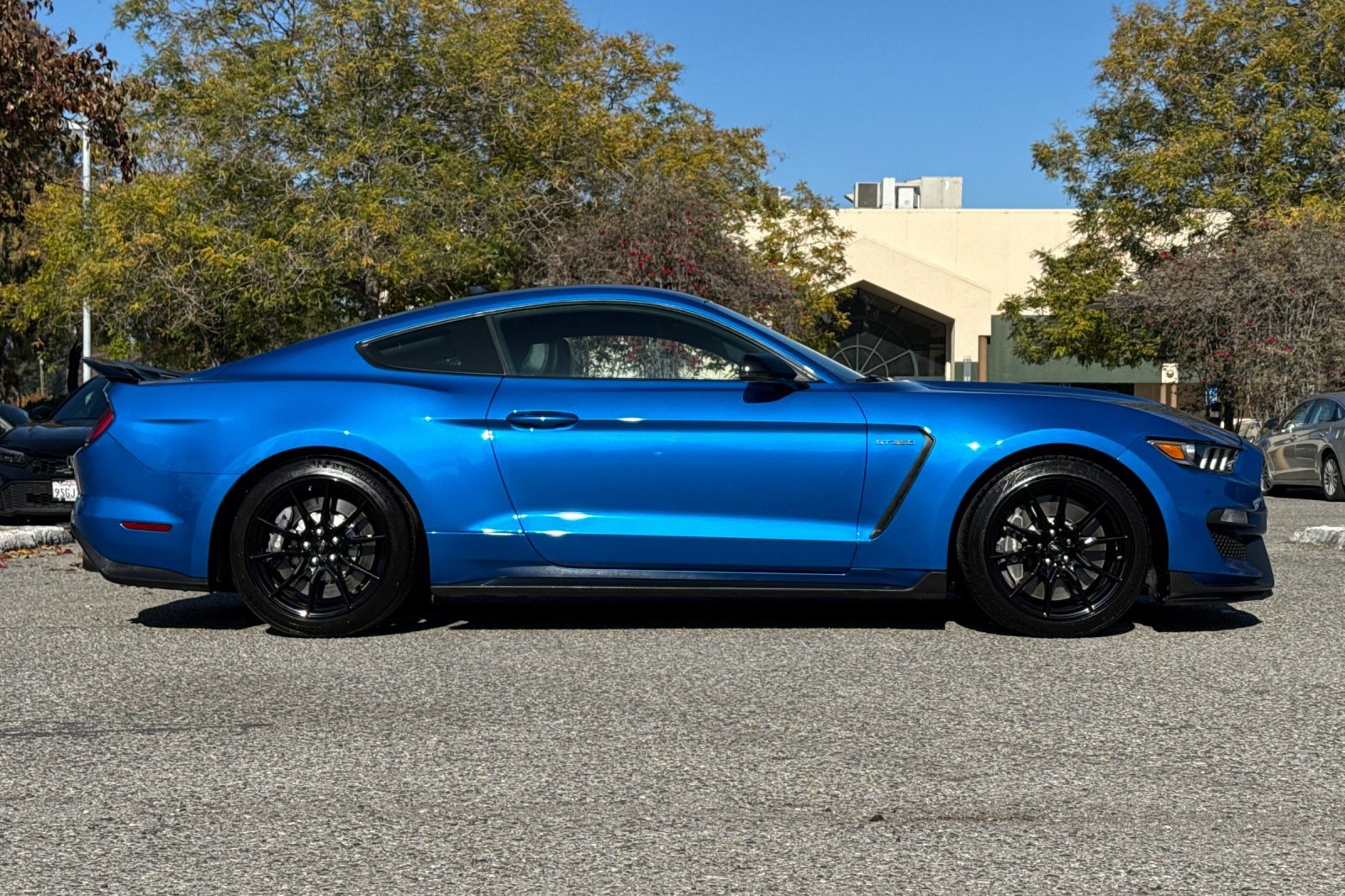 Used 2020 Ford Mustang Shelby GT350 w/ Technology Package image 3