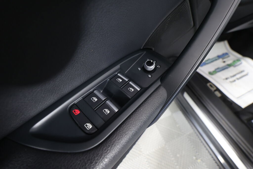 Used 2018 Audi Q5 2.0T Premium Plus w/ Premium Plus Package AWD/4WD image 33