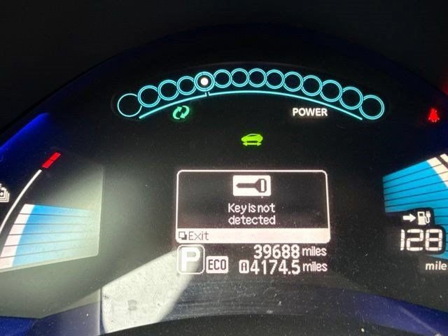 Used 2017 Nissan Leaf SV w/ Premium Package FWD image 9