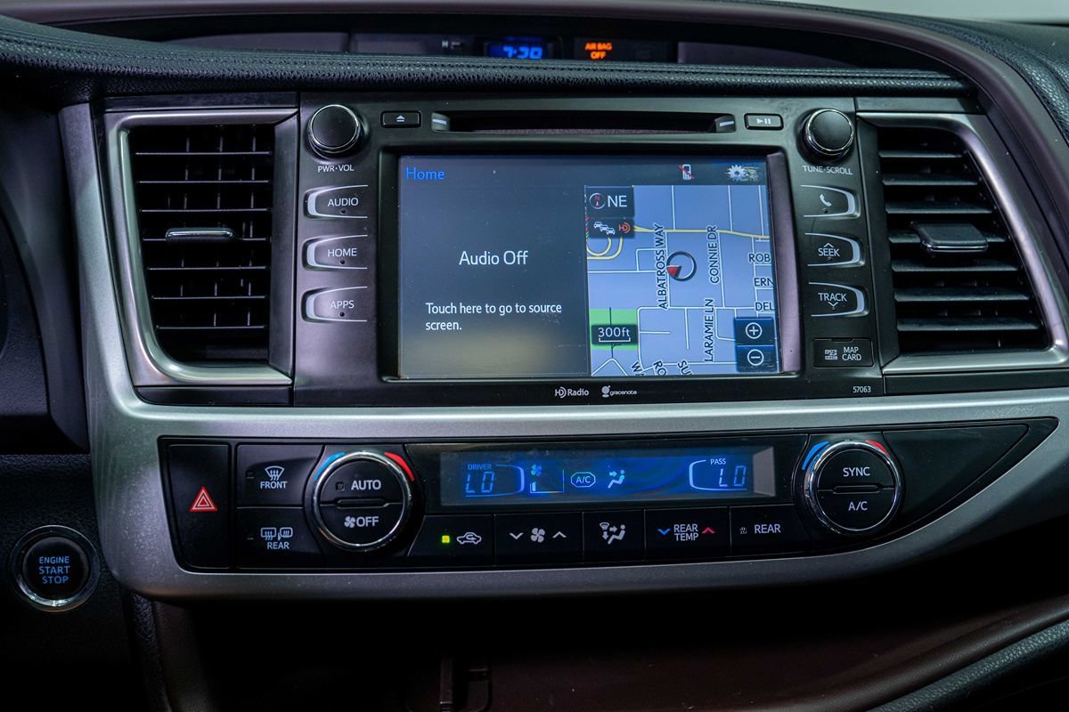 Used 2014 Toyota Highlander XLE AWD/4WD image 6
