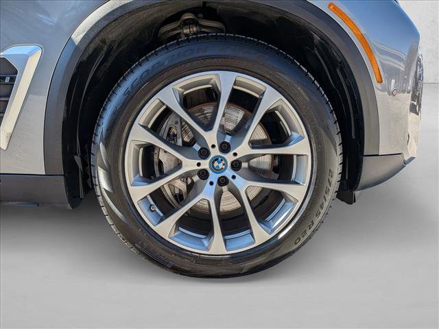 Certified 2024 BMW X5 xDrive50e w/ Premium Package image 25