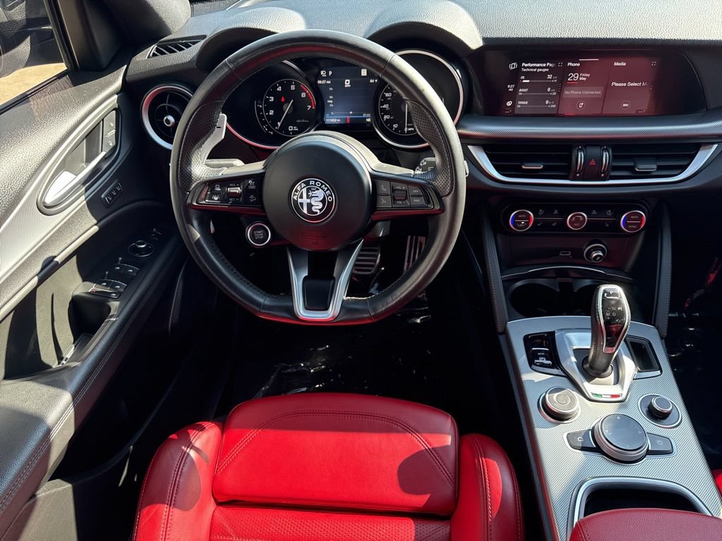 Used 2022 Alfa Romeo Stelvio Veloce AWD/4WD image 25