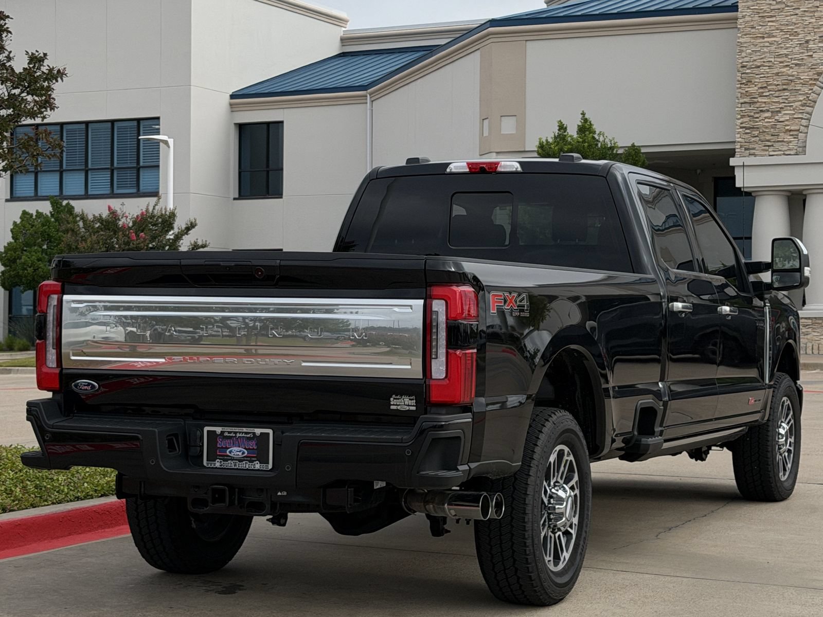 New 2026 Ford F350 Platinum w/ Platinum Plus Package AWD/4WD image 4