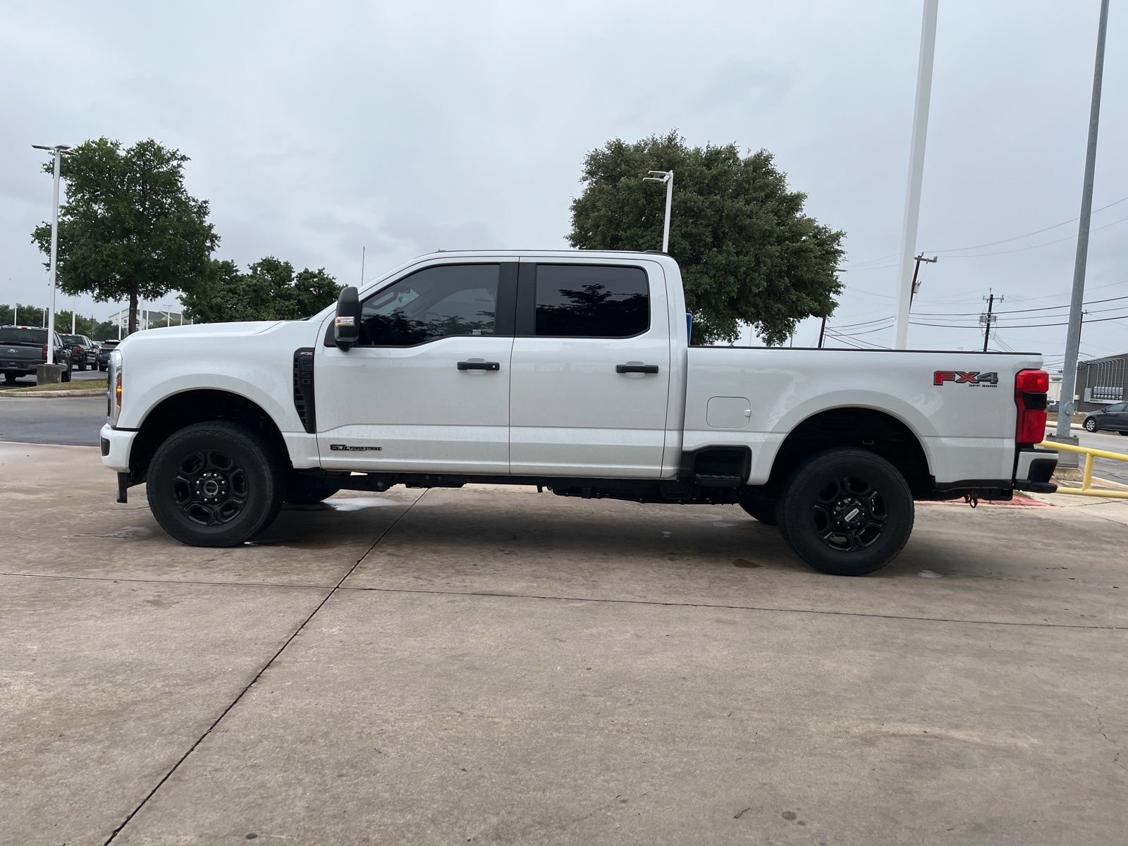 Used 2024 Ford F250 XL w/ STX Appearance Package AWD/4WD image 3