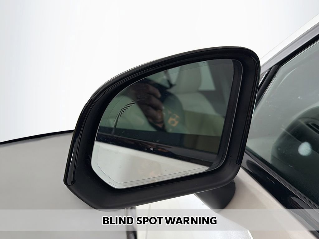 Used 2023 Volvo XC40 B5 Plus w/ Driver Assist Package image 5