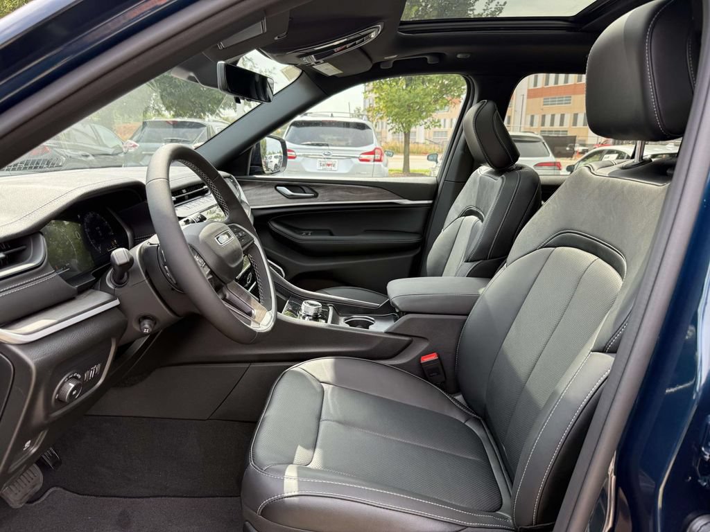 New 2027 Jeep Grand Cherokee Limited AWD/4WD image 14