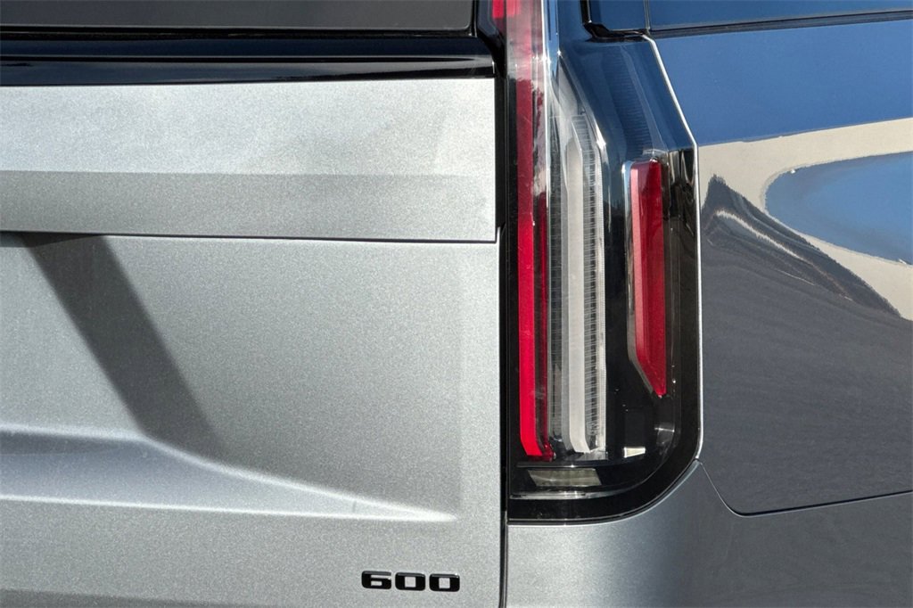 Used 2023 Cadillac Escalade ESV Sport Platinum image 36