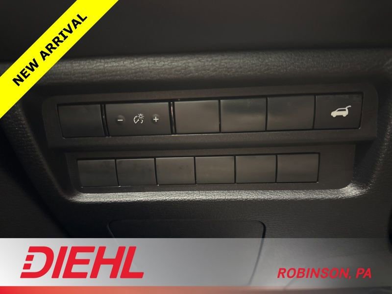 Used 2025 Mitsubishi Outlander SEL image 28