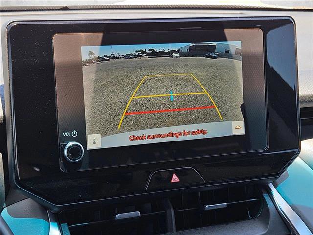 Used 2023 Toyota Venza LE AWD/4WD image 18