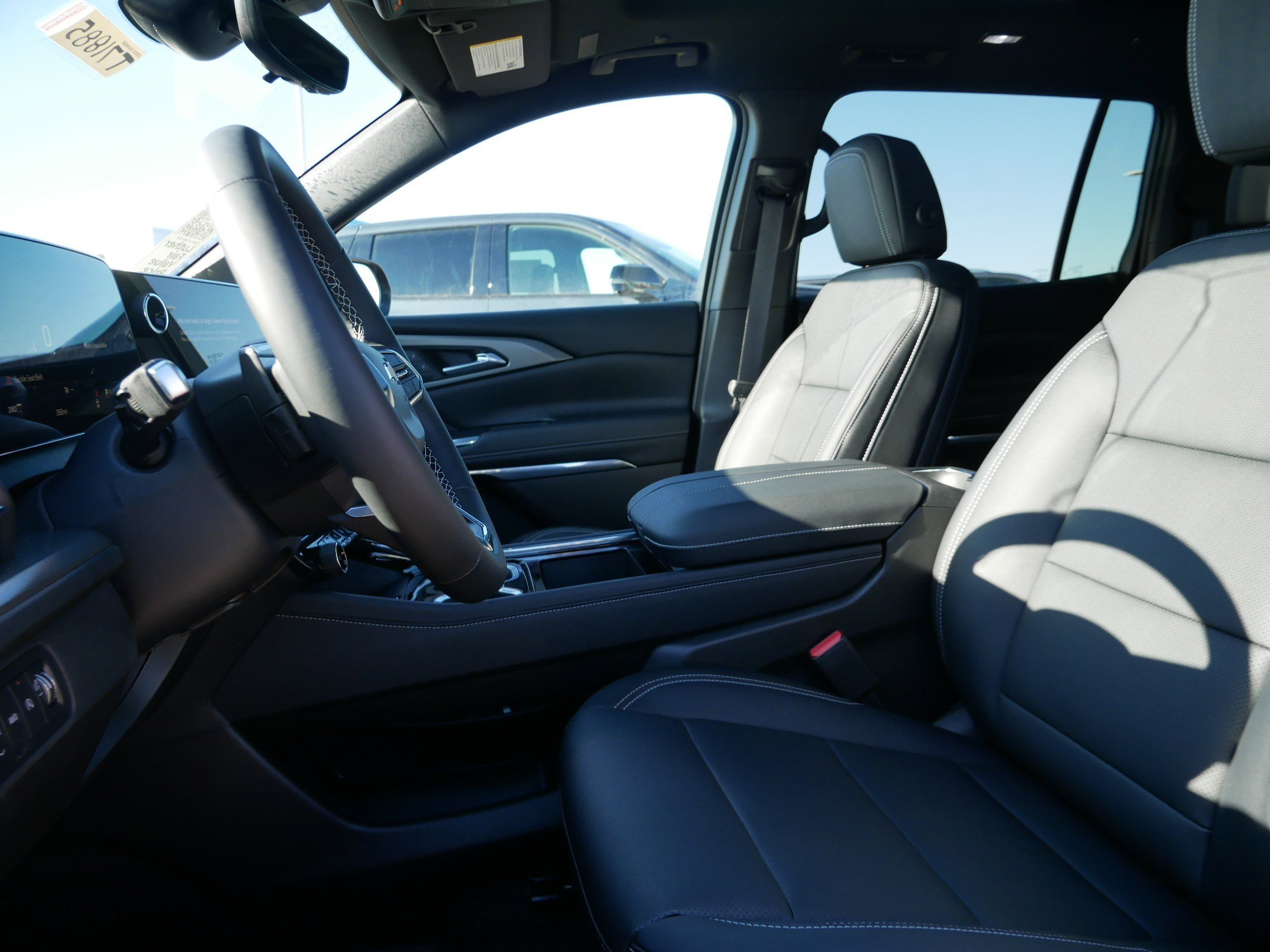 New 2026 Chevrolet Traverse LT w/ Sun and Wheel Package image 4