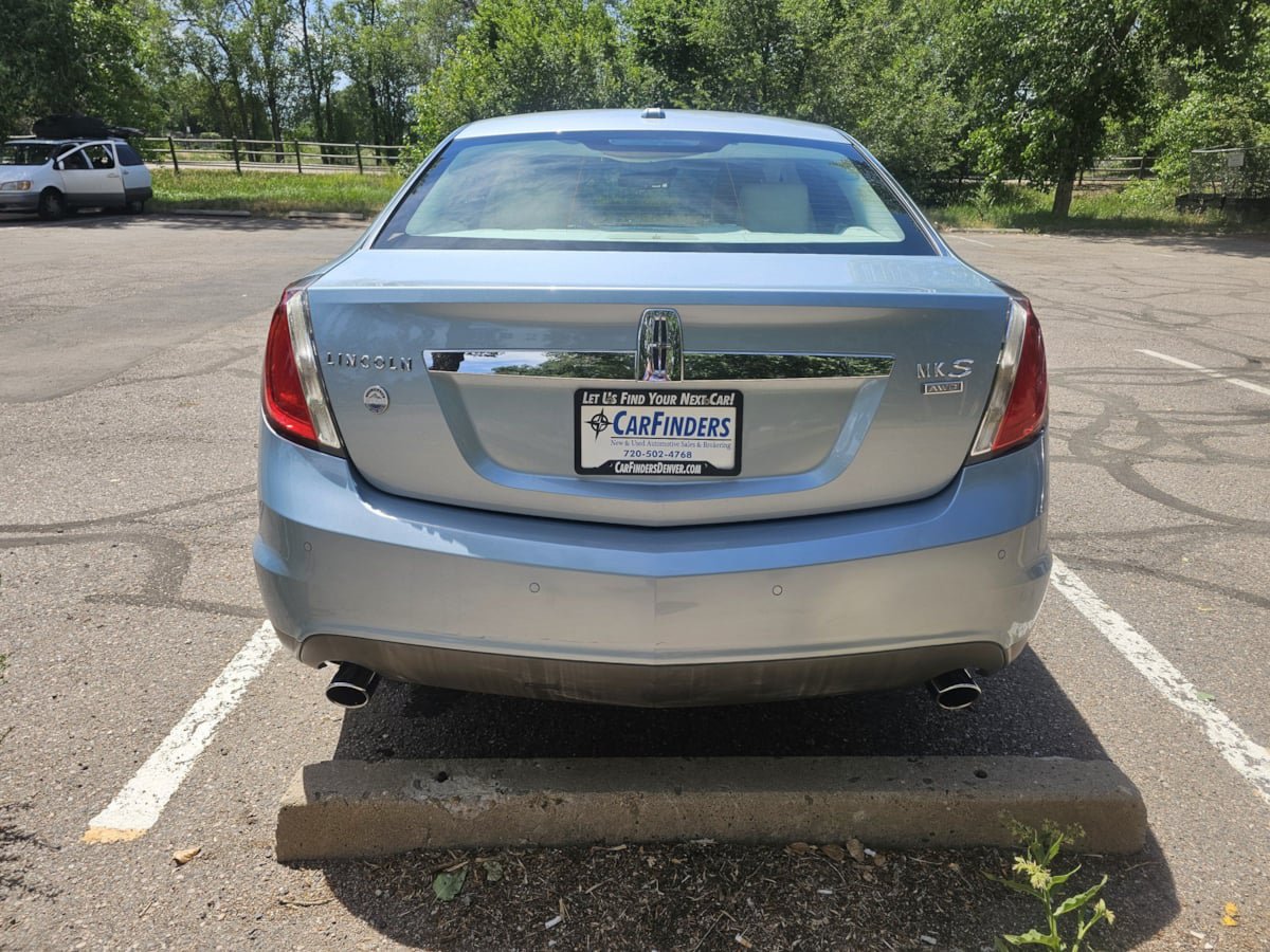 Used 2009 Lincoln MKS AWD image 4