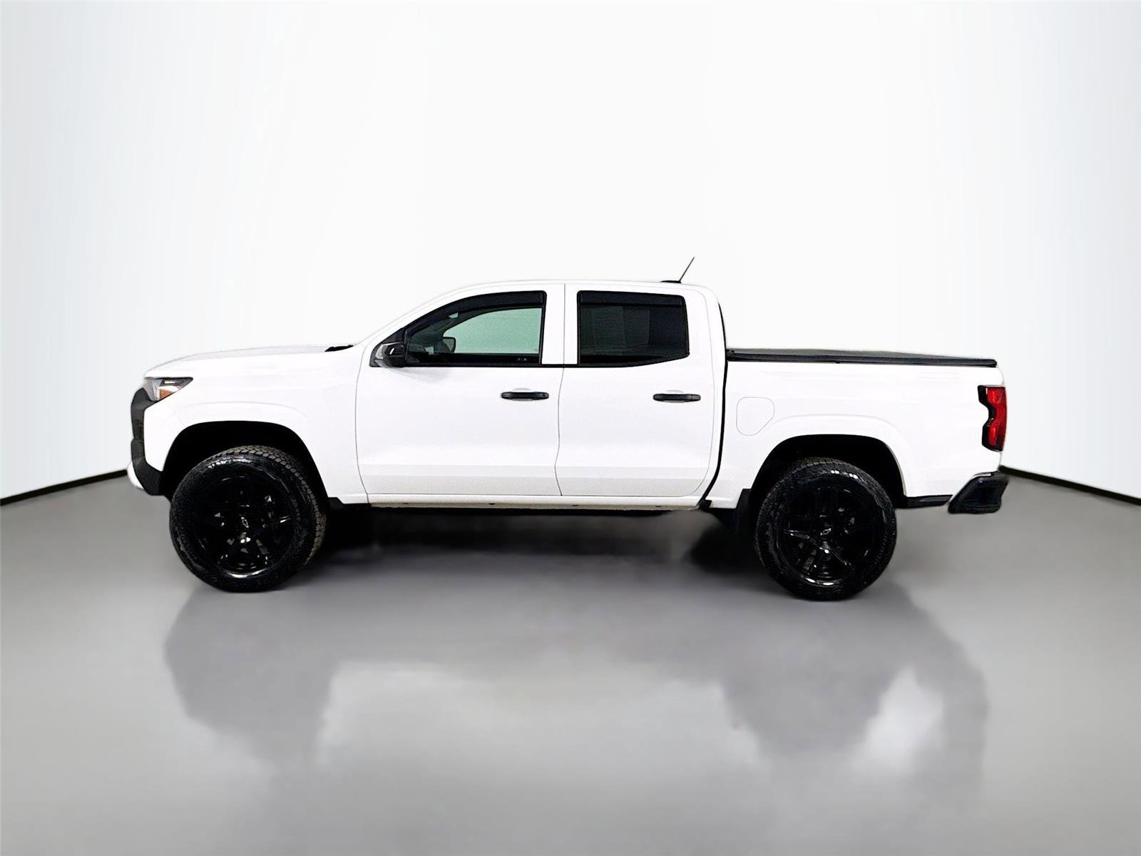 Used 2024 Chevrolet Colorado W/T w/ WT Convenience Package II image 6