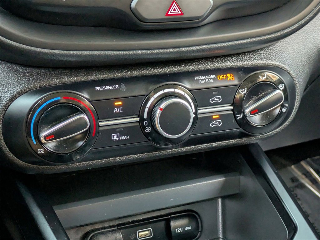 Used 2024 Kia Soul LX w/ Option Group 015 image 17