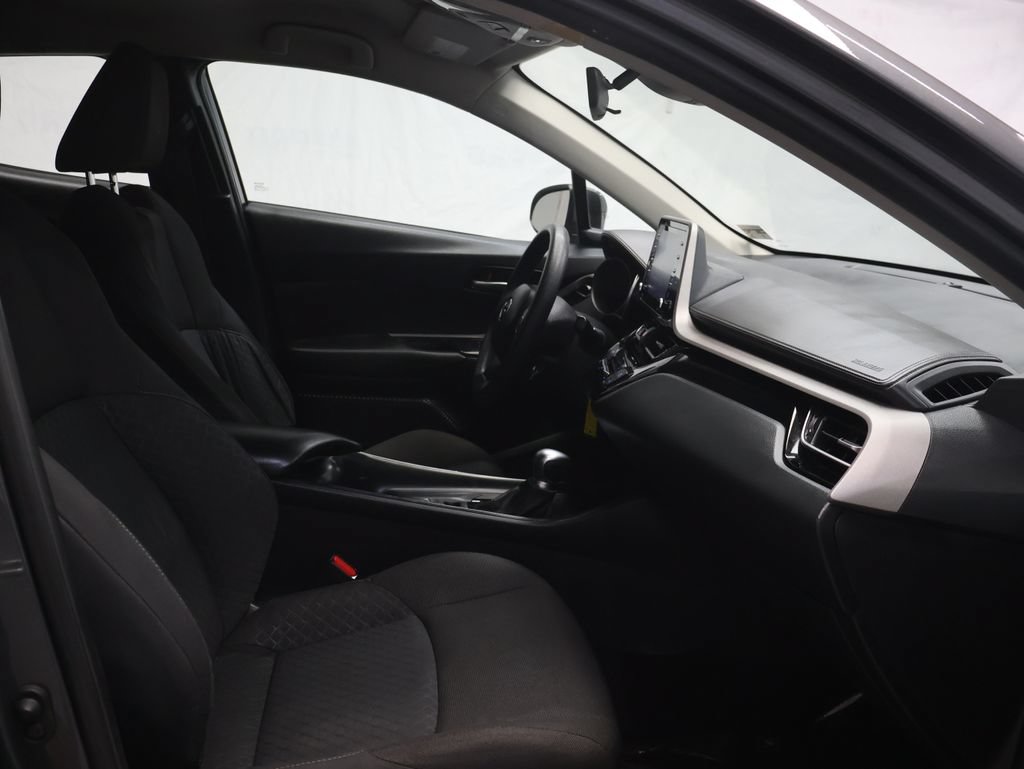 Used 2021 Toyota C-HR LE FWD image 9