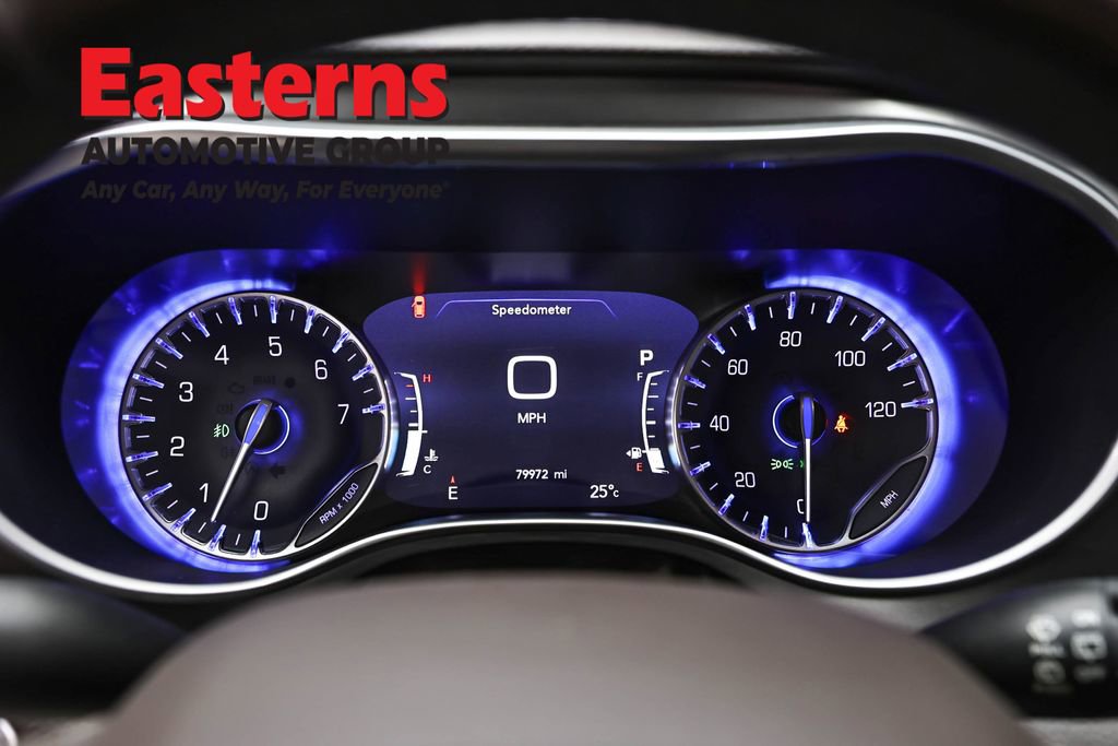 Used 2017 Chrysler Pacifica Touring-L Plus w/ Advanced Safetytec Group FWD image 18