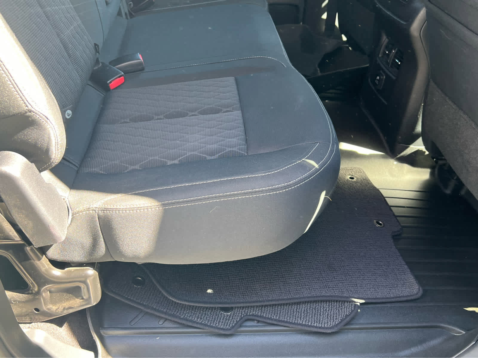 Used 2017 Nissan Titan SV AWD/4WD image 22