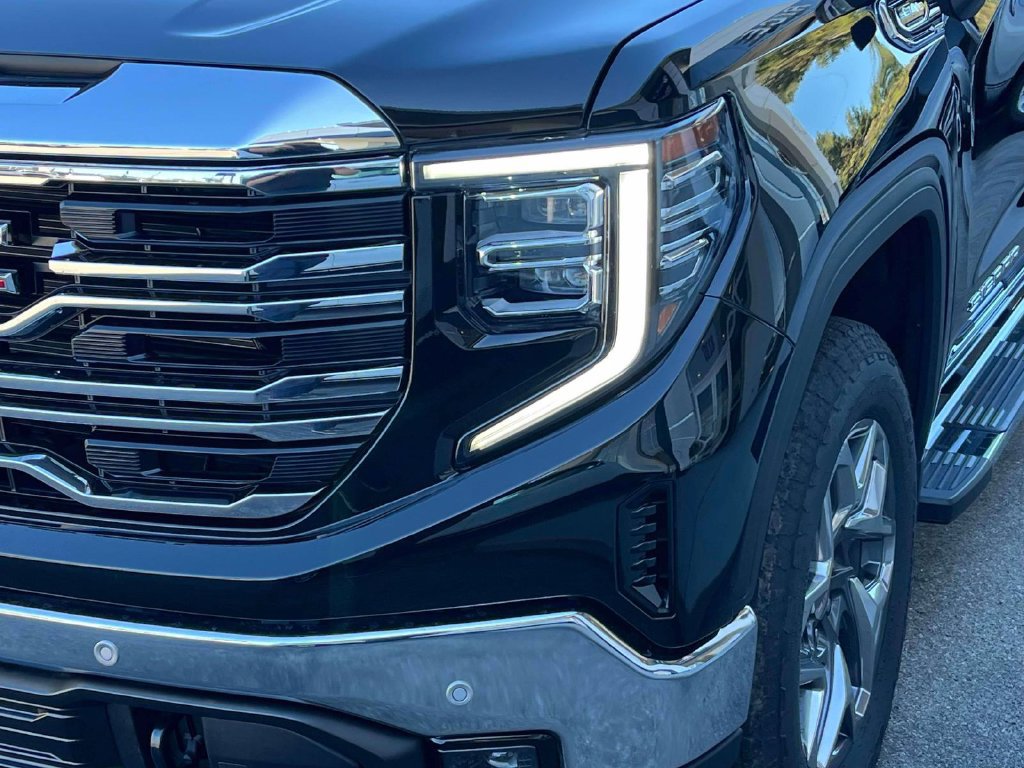New 2026 GMC Sierra 1500 SLT w/ SLT Premium Plus Package AWD/4WD image 9