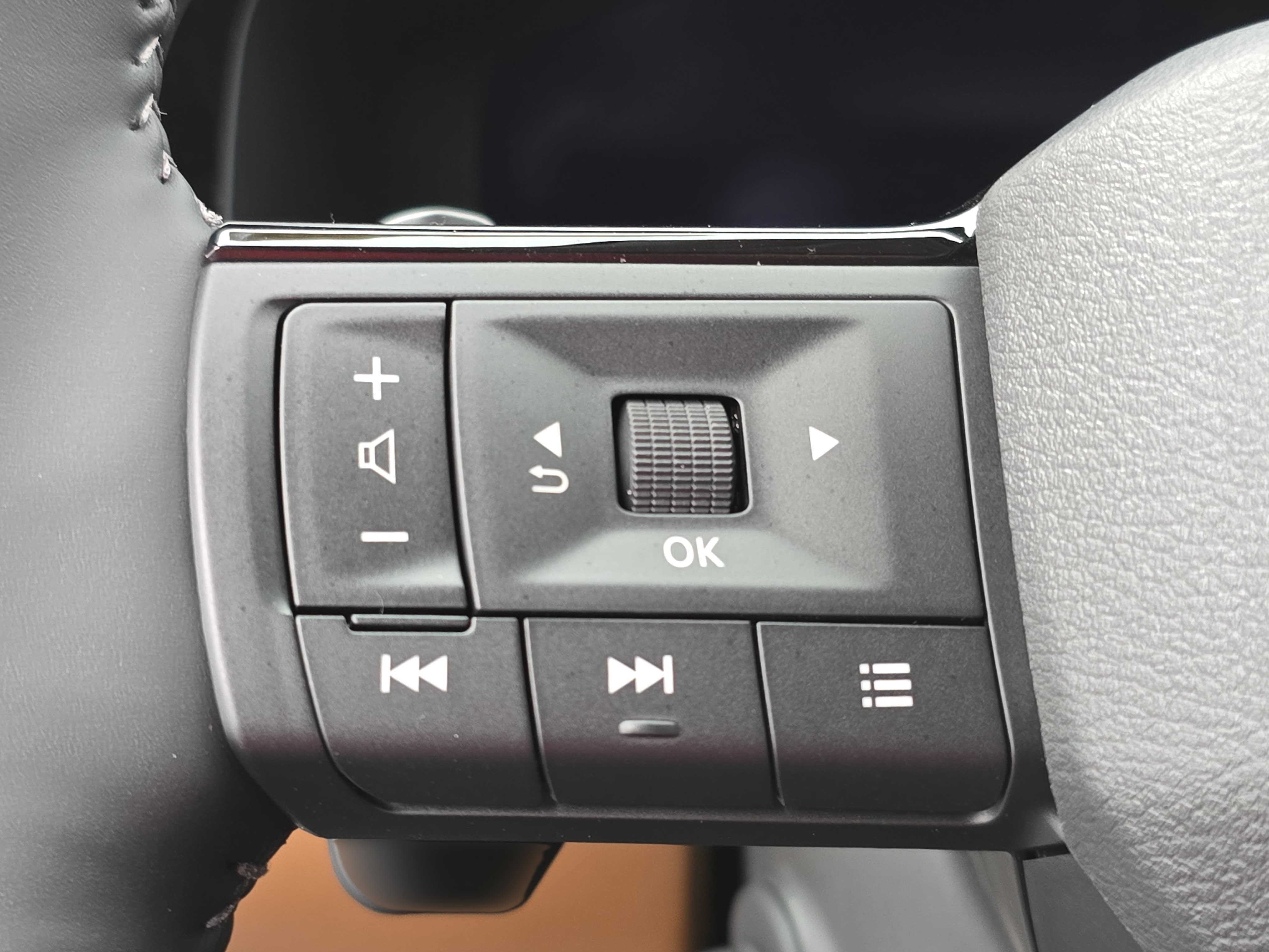 New 2026 Nissan Pathfinder Platinum AWD/4WD image 18