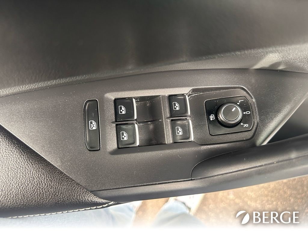 Used 2025 Volkswagen Jetta Sport FWD image 22