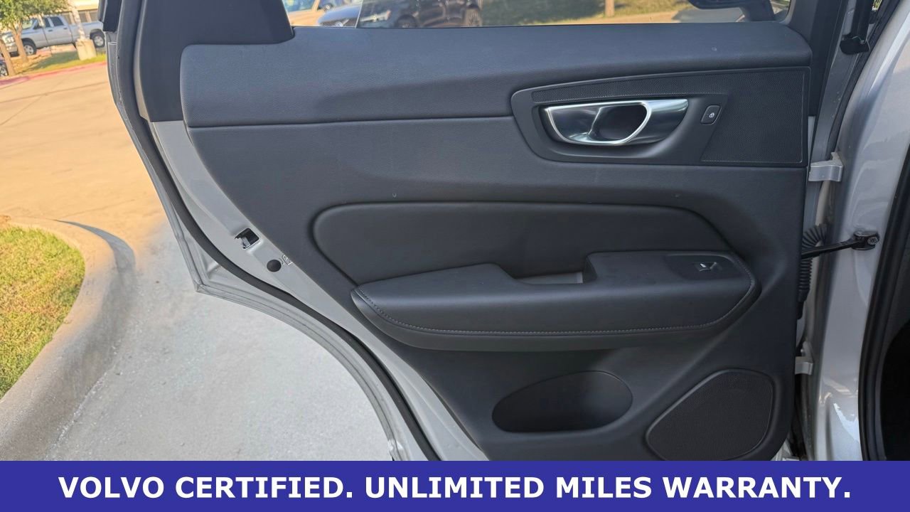 Certified 2025 Volvo XC60 B5 Plus AWD/4WD image 15