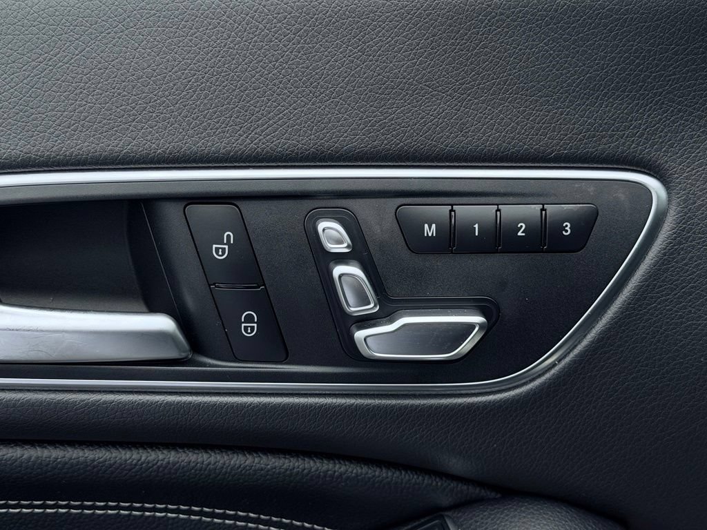 Used 2018 Mercedes-Benz CLA 250 4MATIC image 11