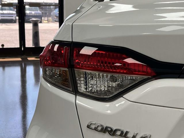 Used 2025 Toyota Corolla LE image 12