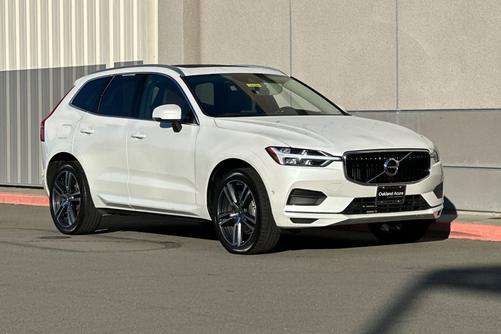 Used 2019 Volvo XC60 T5 Momentum w/ Premium Package image 2