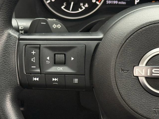 Used 2023 Nissan Rogue S AWD/4WD image 12
