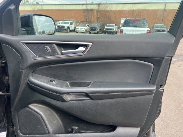Used 2023 Ford Edge SEL w/ Convenience Package image 9