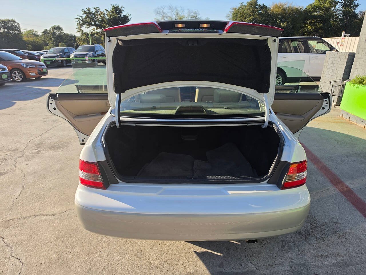 Used 2000 Lexus ES 330 FWD image 24