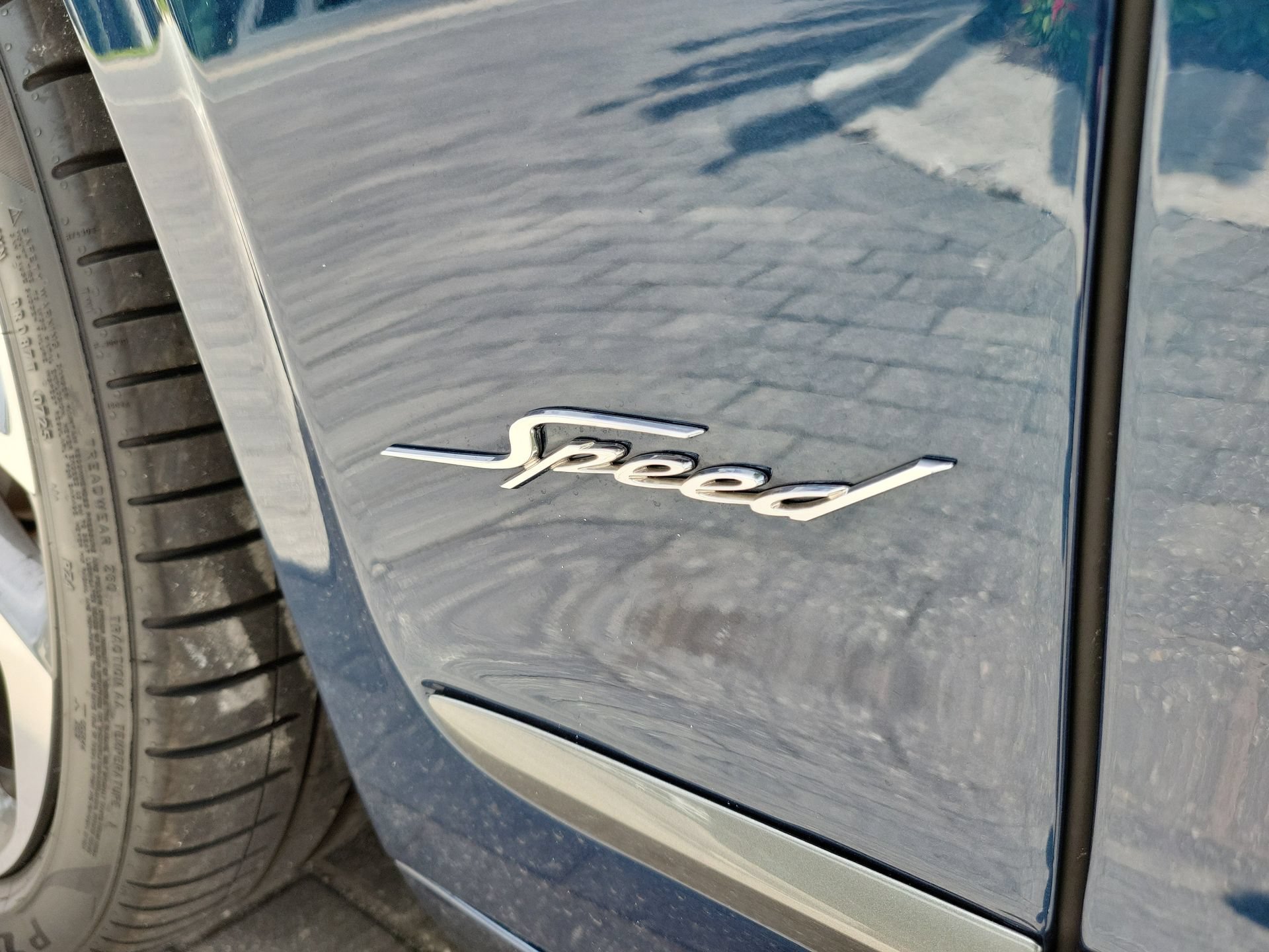 Used 2025 Bentley Flying Spur Plug-In Hybrid AWD/4WD image 16