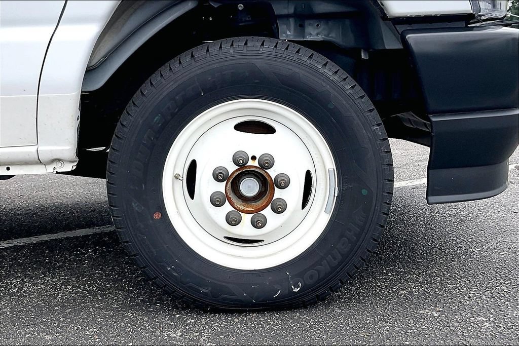 New 2024 Ford E-450 and Econoline 450 Super Duty w/ Driver's Safety Package RWD image 12