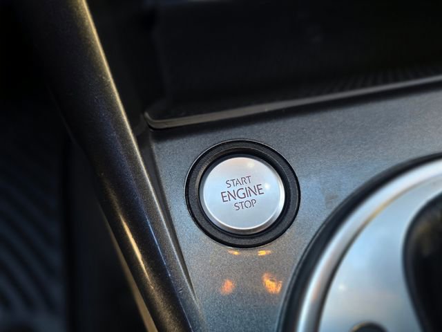 Used 2019 Volkswagen Beetle 2.0T SE image 30