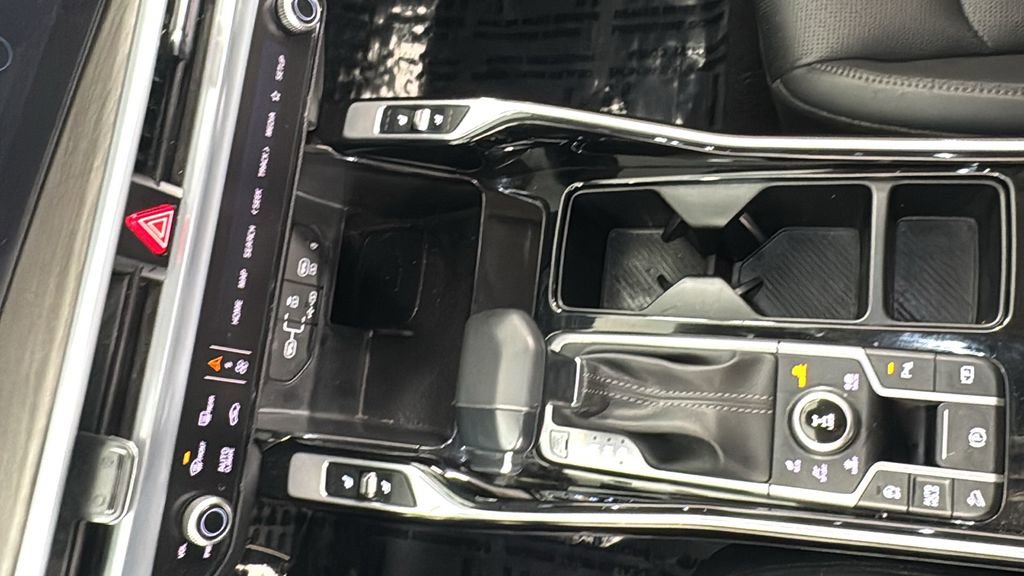 Used 2025 Kia Sorento SX image 30