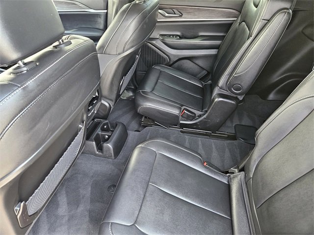 Used 2023 Jeep Grand Cherokee L Limited image 28