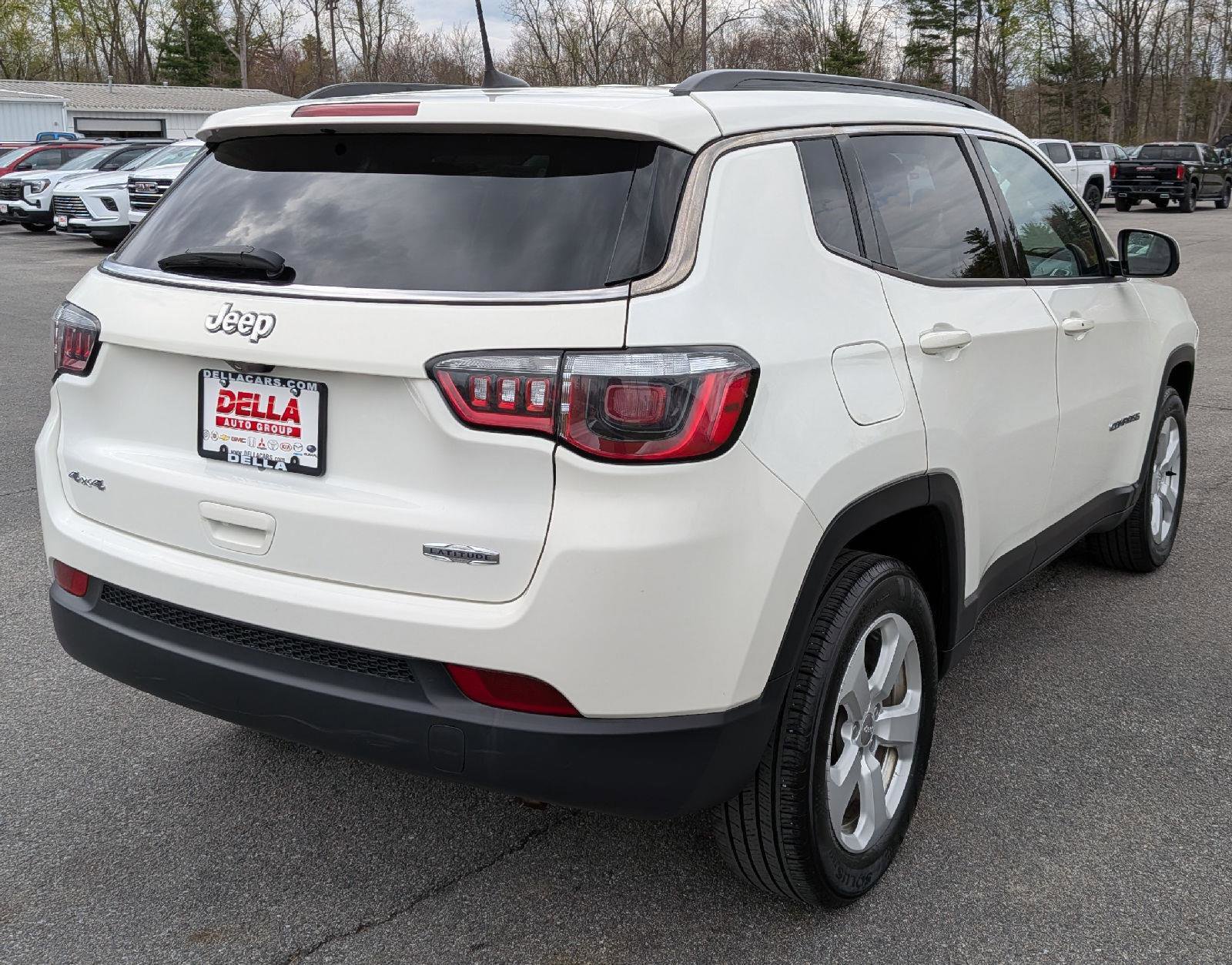 Used 2020 Jeep Compass Latitude w/ Cold Weather Group AWD/4WD image 8