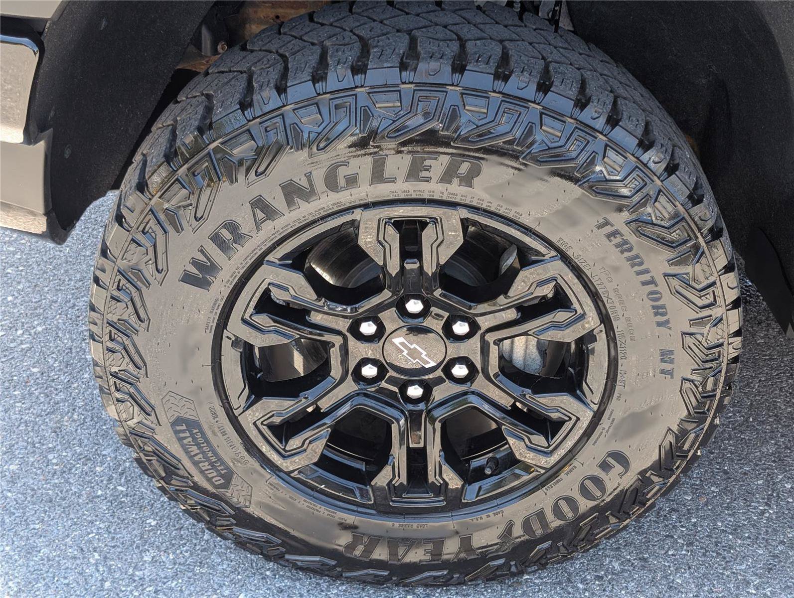 Used 2022 Chevrolet Silverado 1500 ZR2 w/ Technology Package AWD/4WD image 11