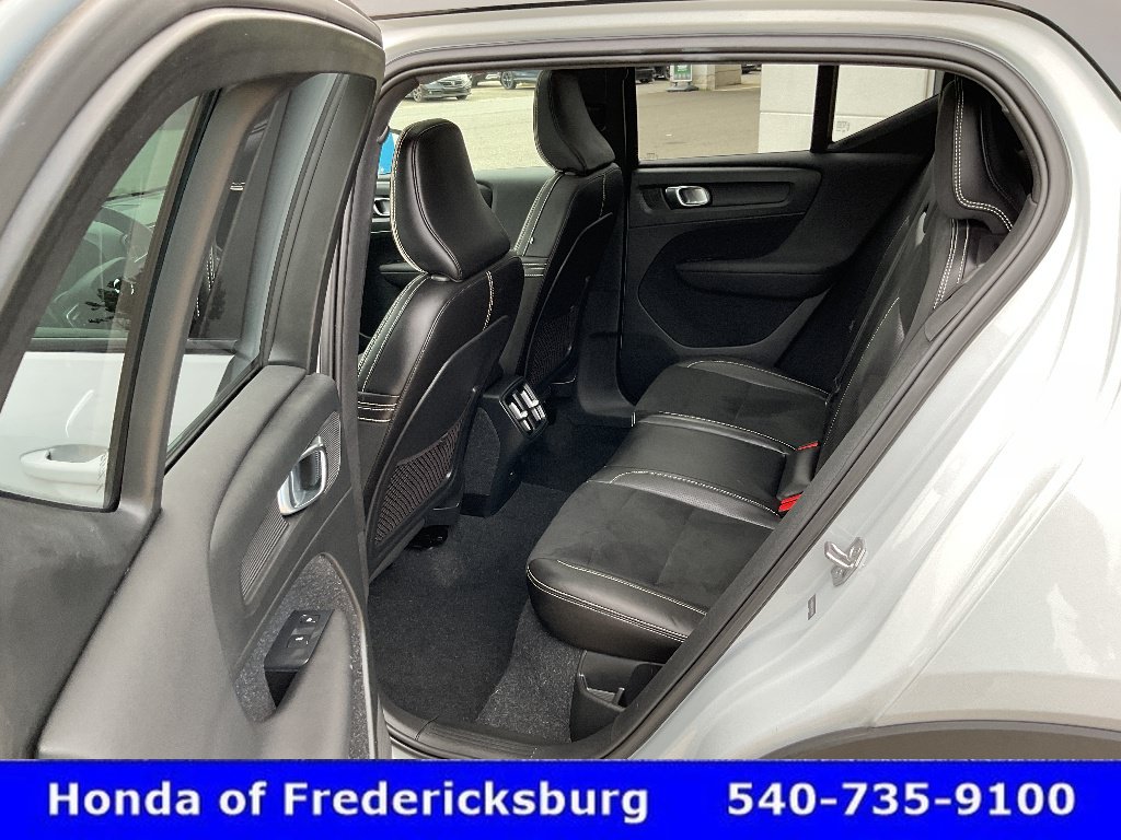 Used 2020 Volvo XC40 T5 R-Design AWD/4WD image 23