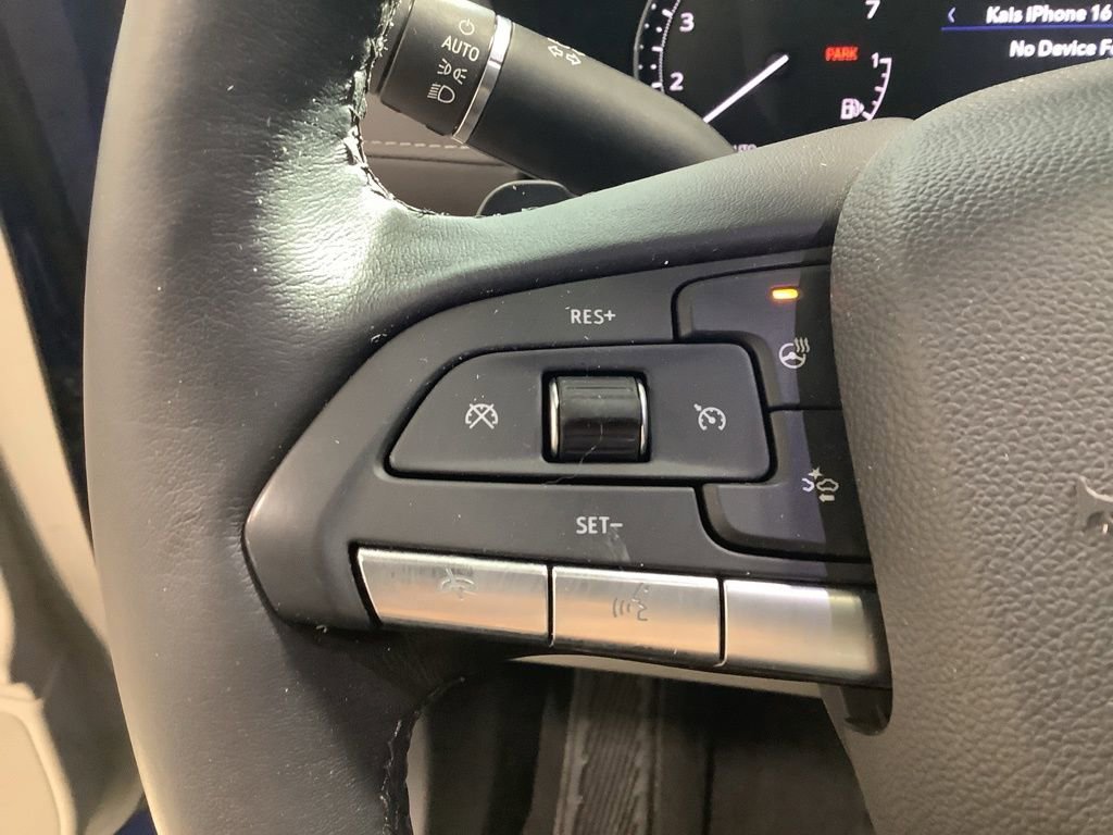Used 2021 Cadillac XT4 Luxury w/ Cold Weather Package AWD/4WD image 18
