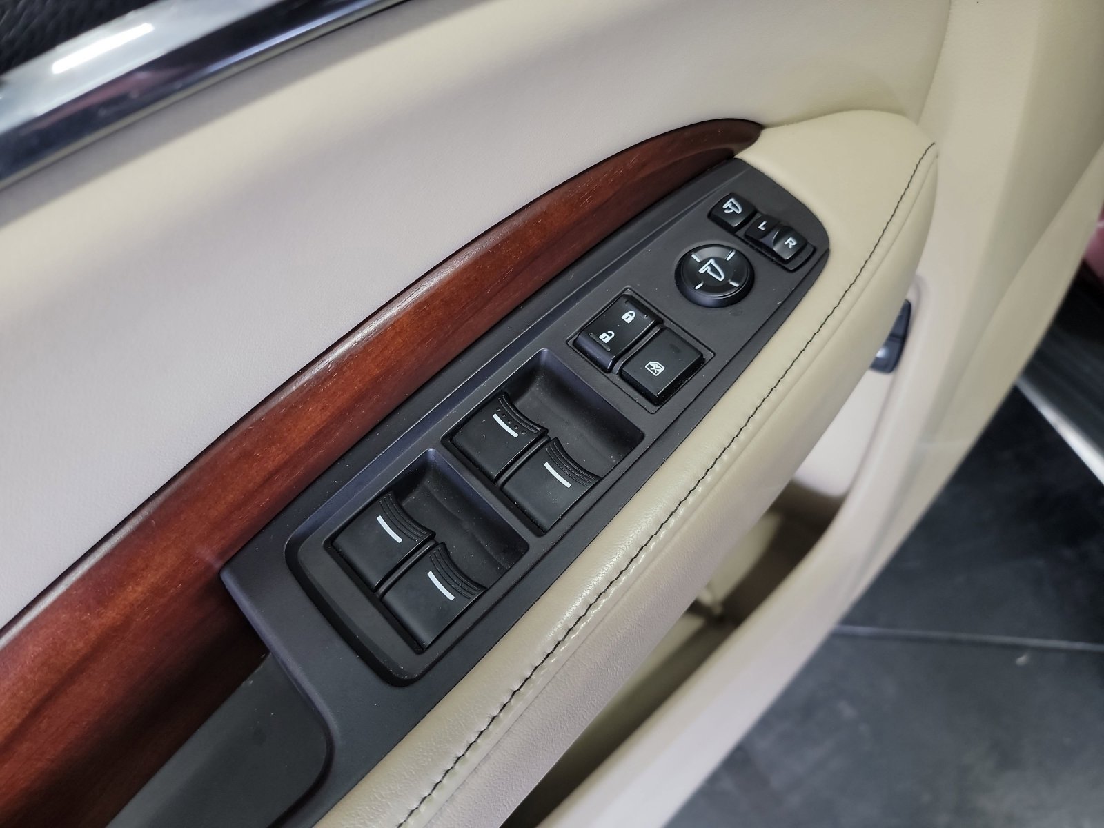 Used 2017 Acura MDX SH-AWD w/ Advance Package image 14