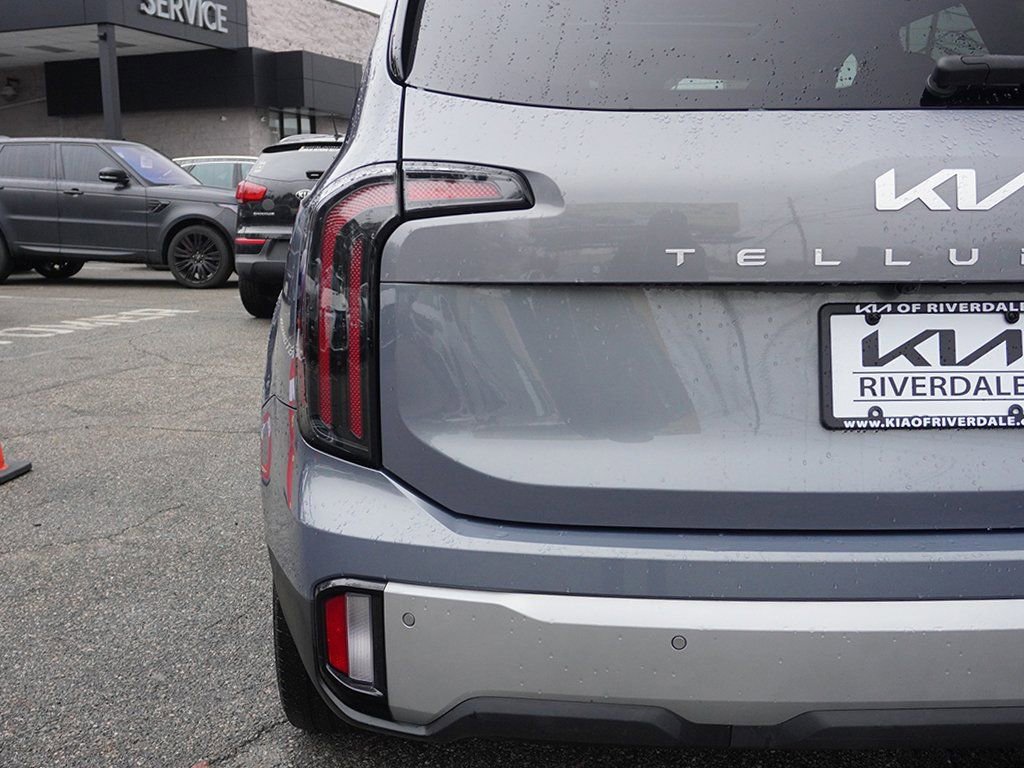Used 2023 Kia Telluride EX image 17